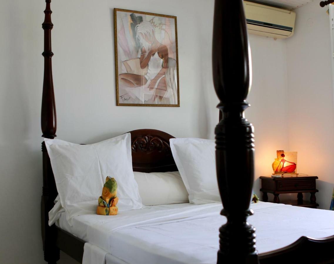 Bed & Breakfast 6 Suites Piscine Et Plage Pointe Faula Ле-Воклен Экстерьер фото